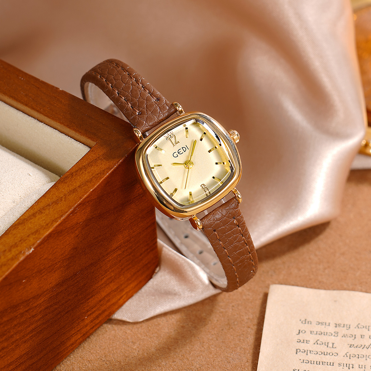 Luxury Watch Values - UTHAI 61018 CQ490 Simplicidad, alto valor